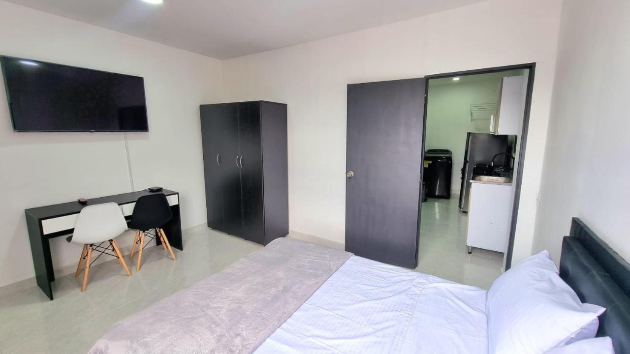 Apartamentos, Colores Del Estadio - Laureles. Apartment