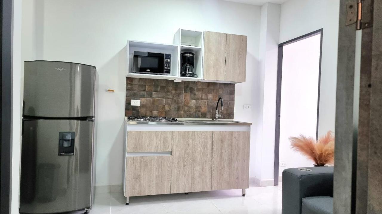 Apartamentos, Colores Del Estadio - Laureles. Apartment Medellin